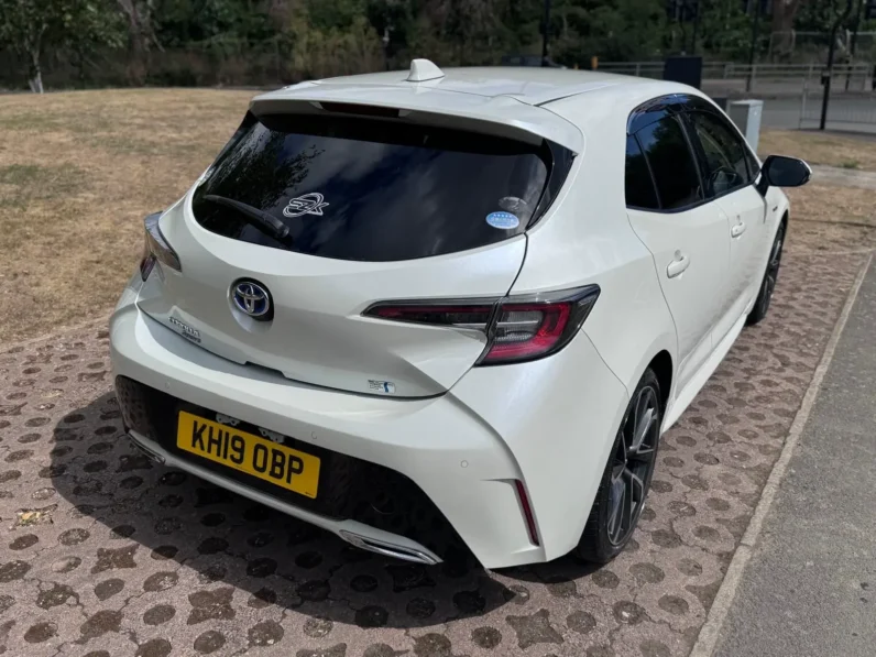 Toyota corolla hybrid Automatic