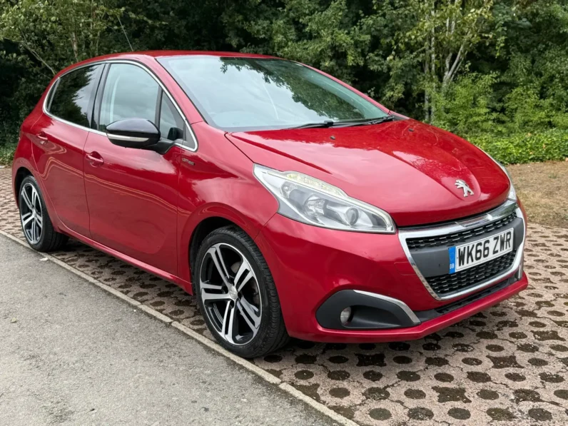 Peugeot 208 Gt line Manual