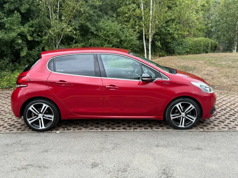 Peugeot 208 Gt line Manual