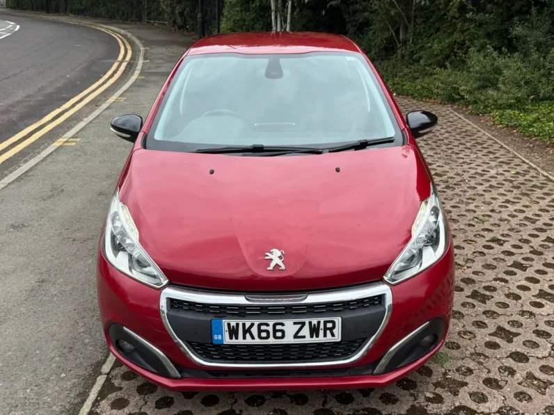 Peugeot 208 Gt line Manual