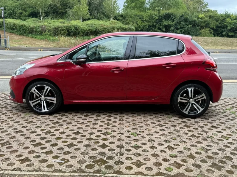 Peugeot 208 Gt line Manual
