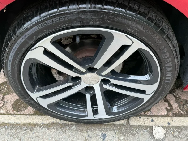 Peugeot 208 Gt line Manual