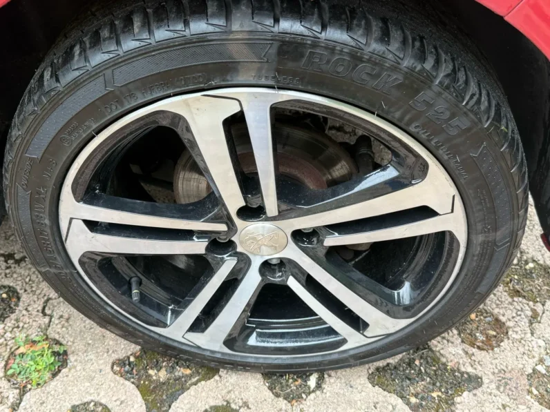 Peugeot 208 Gt line Manual