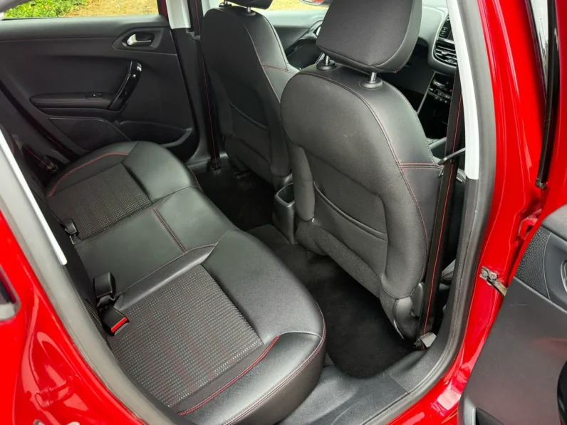 Peugeot 208 Gt line Manual