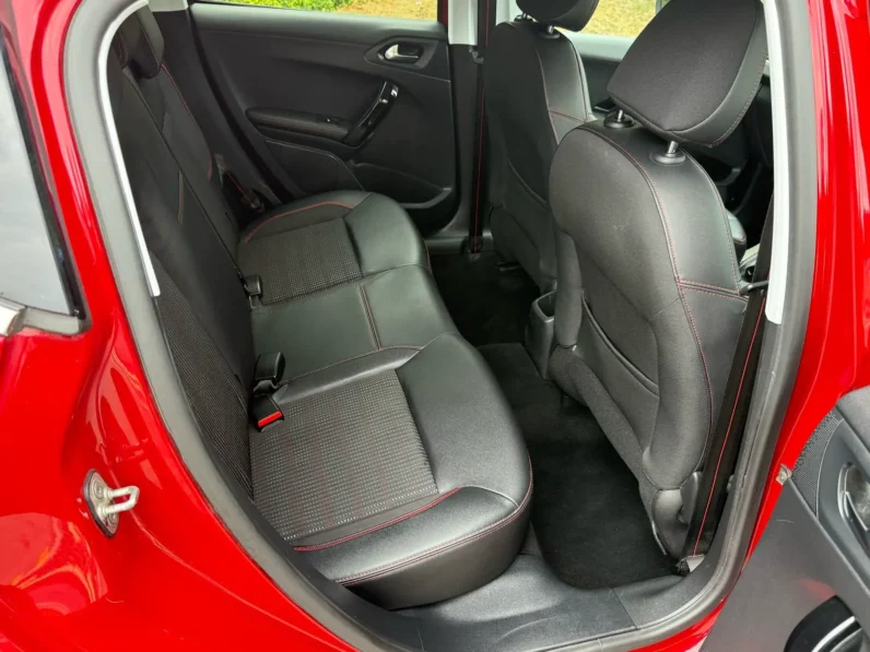 Peugeot 208 Gt line Manual