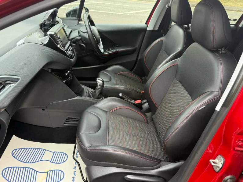 Peugeot 208 Gt line Manual