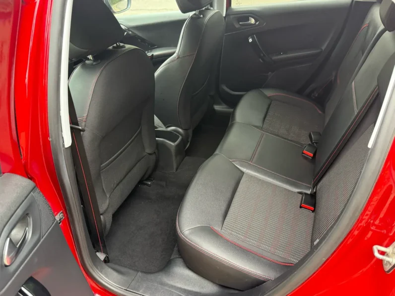 Peugeot 208 Gt line Manual