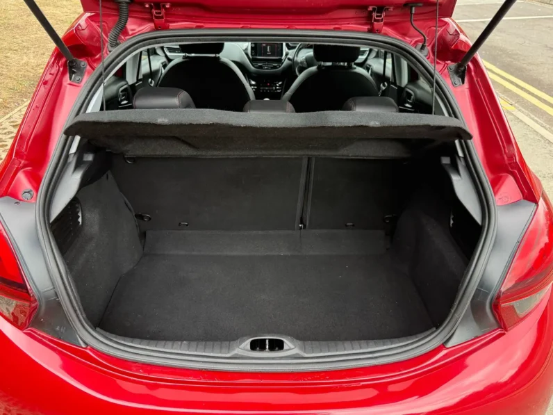Peugeot 208 Gt line Manual