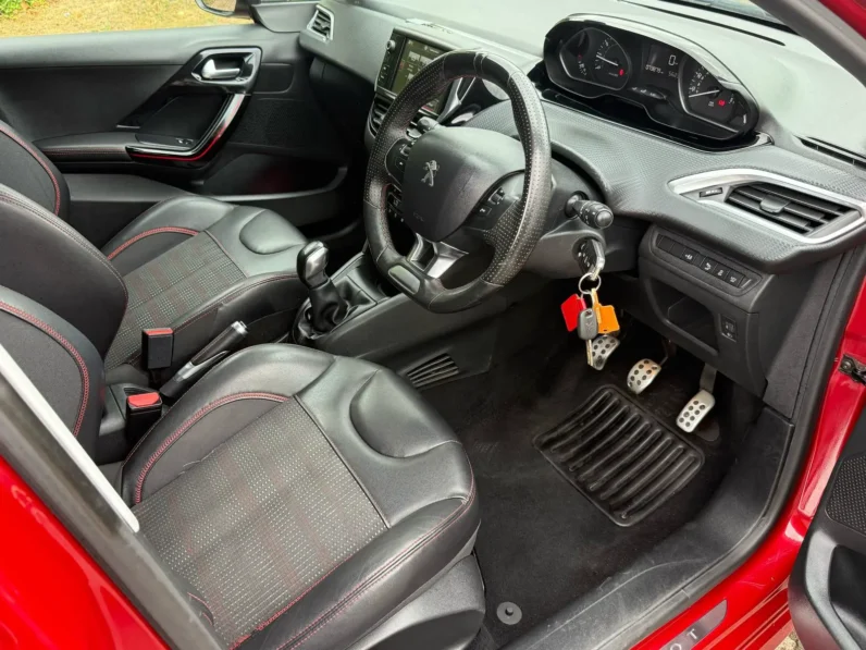 Peugeot 208 Gt line Manual