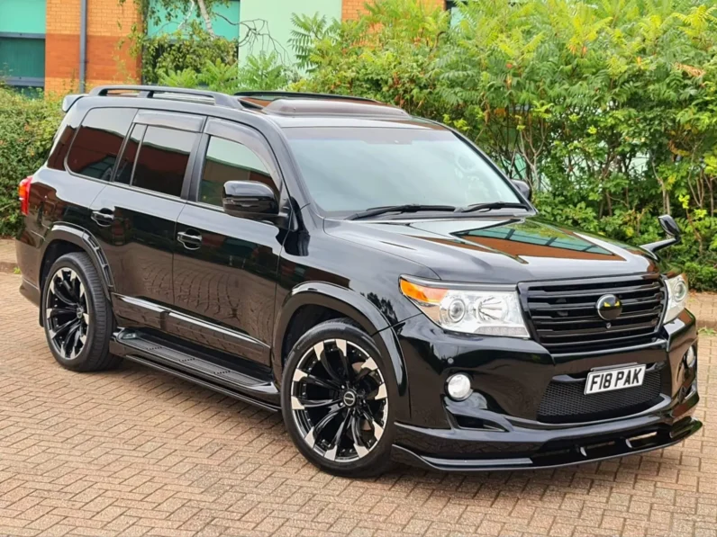 Toyota Land Cruiser 200 Series V8 AX G