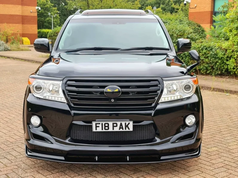 Toyota Land Cruiser 200 Series V8 AX G