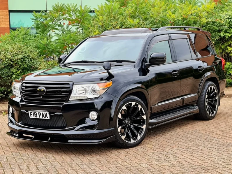 Toyota Land Cruiser 200 Series V8 AX G