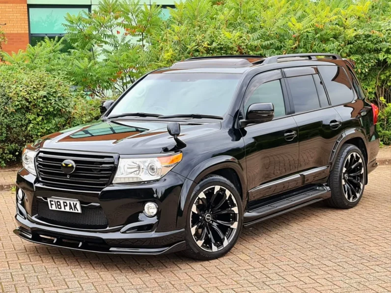 Toyota Land Cruiser 200 Series V8 AX G