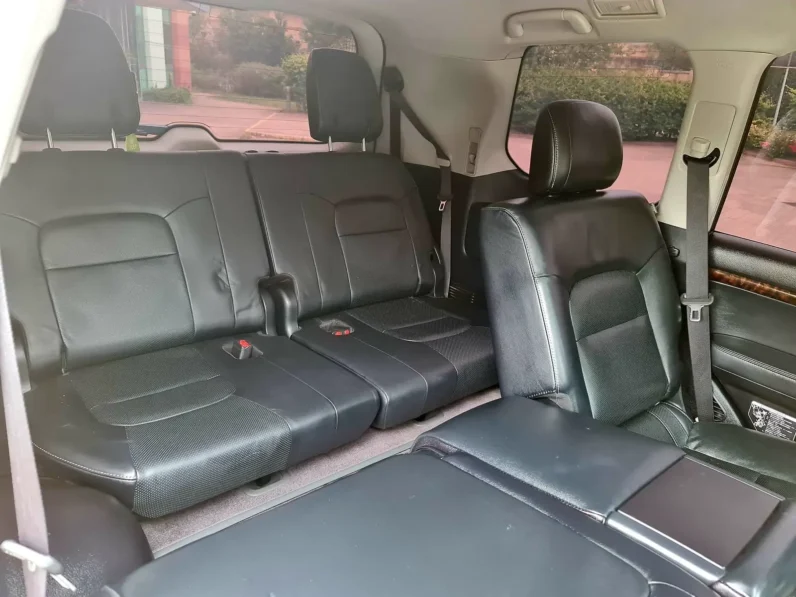 Toyota Land Cruiser 200 Series V8 AX G