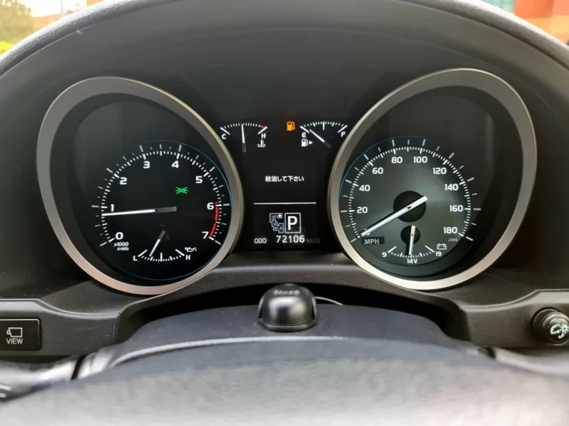 Toyota Land Cruiser 200 Series V8 AX G