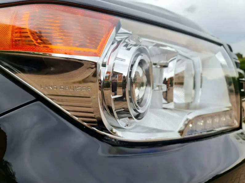 Toyota Land Cruiser 200 Series V8 AX G
