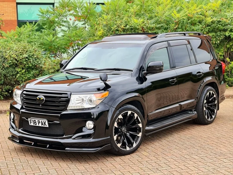Toyota Land Cruiser 200 Series V8 AX G