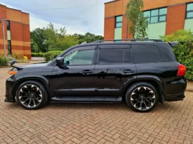Toyota Land Cruiser 200 Series V8 AX G