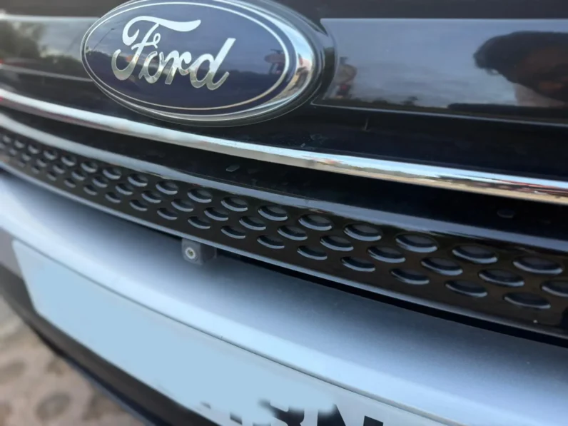 FORD EXPLORER XLT LEFT SILVER