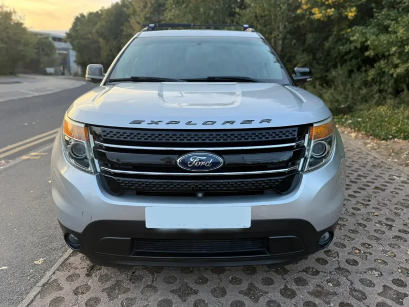 FORD EXPLORER XLT LEFT SILVER