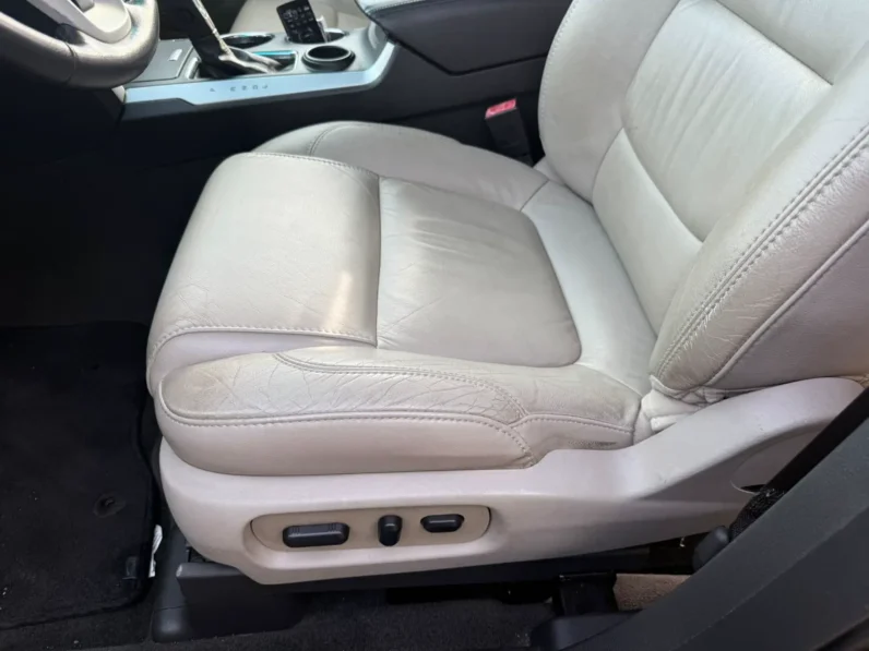 FORD EXPLORER XLT LEFT Black