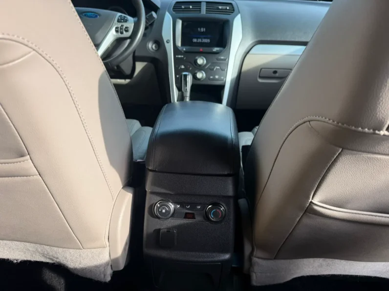 FORD EXPLORER XLT LEFT Black