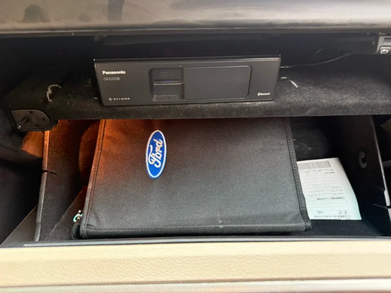 FORD EXPLORER XLT LEFT Black