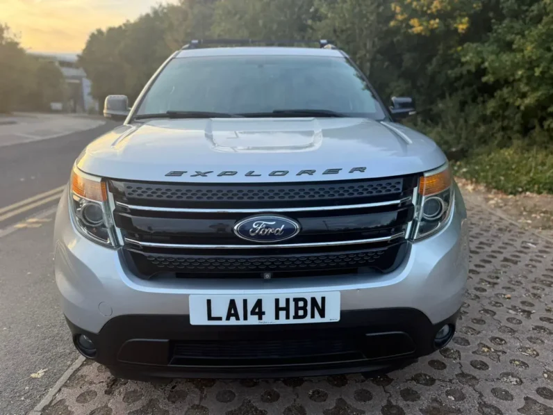 FORD EXPLORER XLT LEFT SILVER