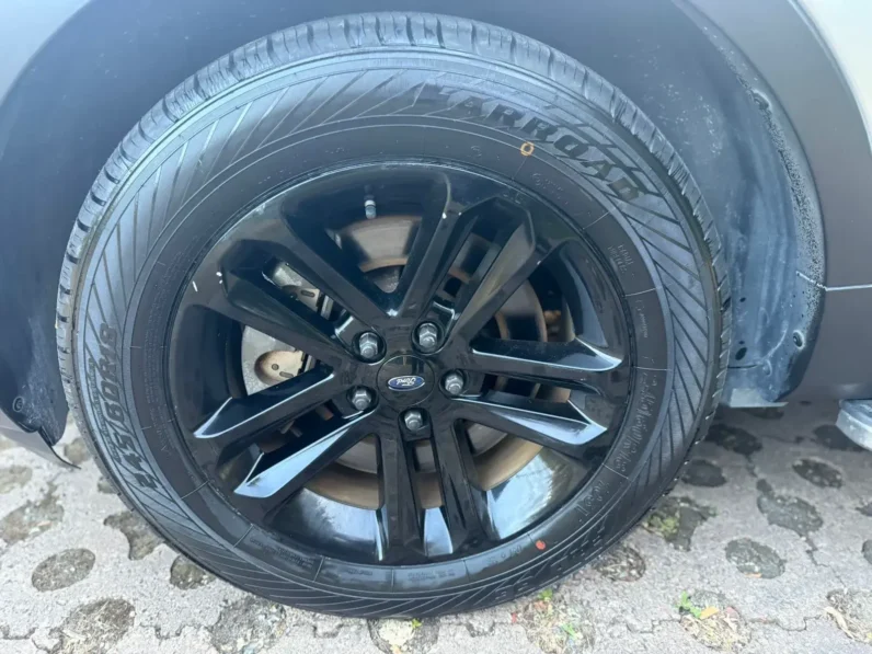 FORD EXPLORER XLT LEFT SILVER