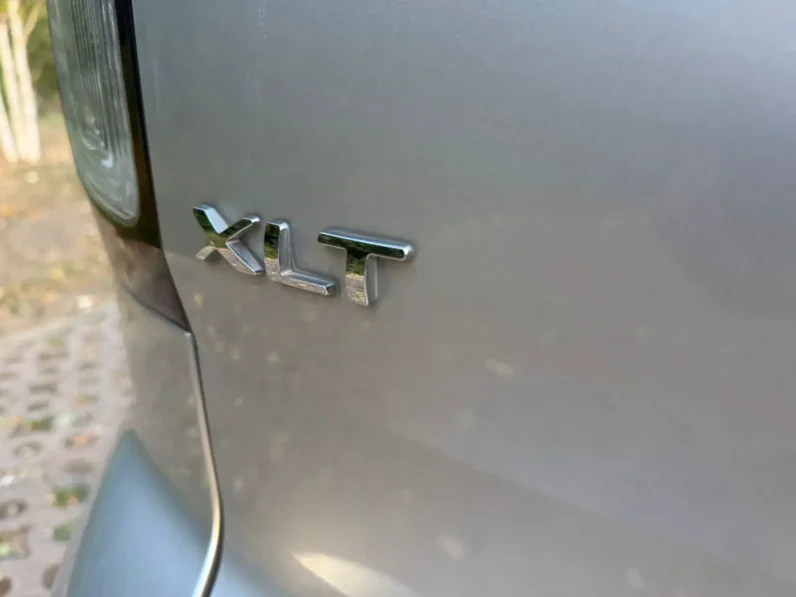 FORD EXPLORER XLT LEFT SILVER