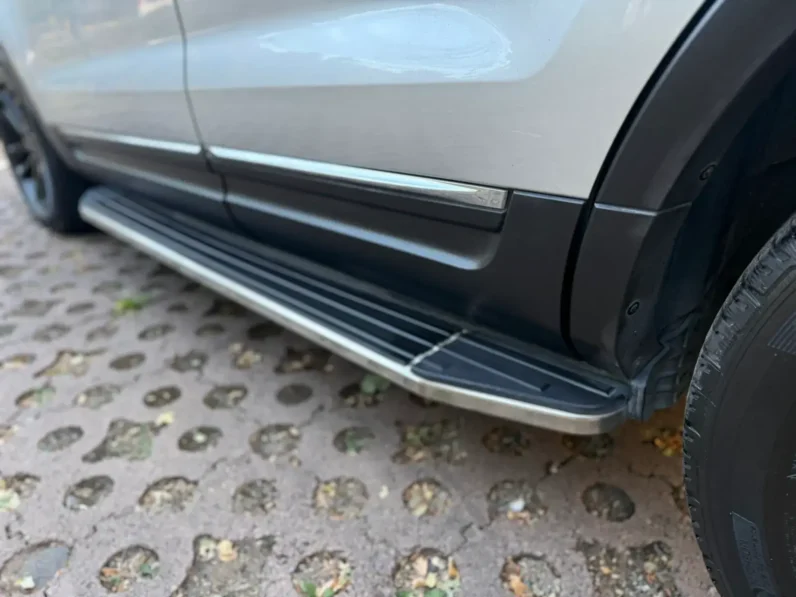 FORD EXPLORER XLT LEFT SILVER