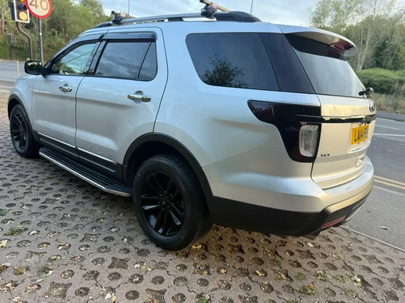 FORD EXPLORER XLT LEFT SILVER