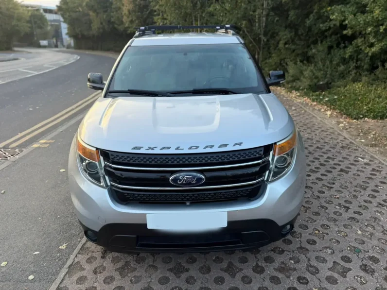 FORD EXPLORER XLT LEFT SILVER