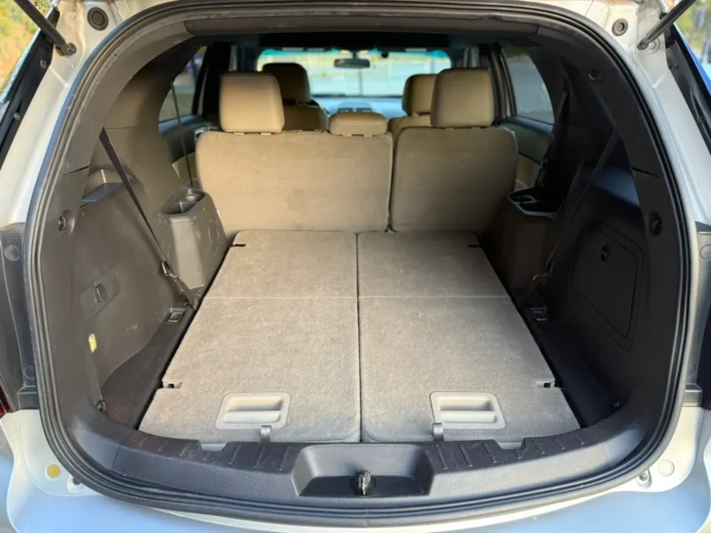 FORD EXPLORER XLT LEFT SILVER