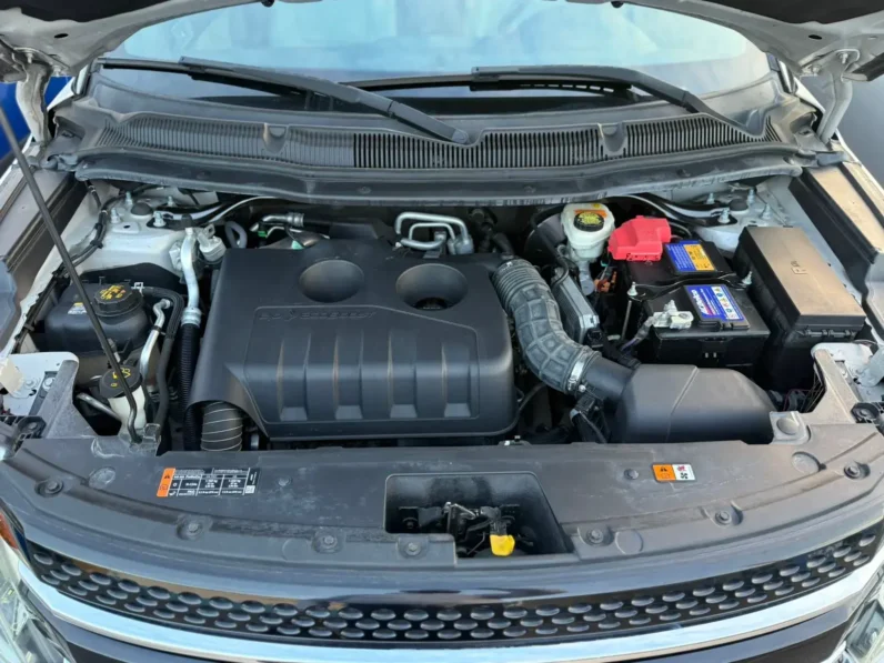 FORD EXPLORER XLT LEFT SILVER