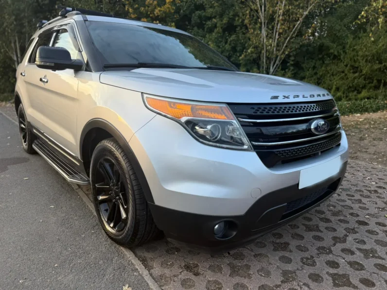 FORD EXPLORER XLT LEFT SILVER