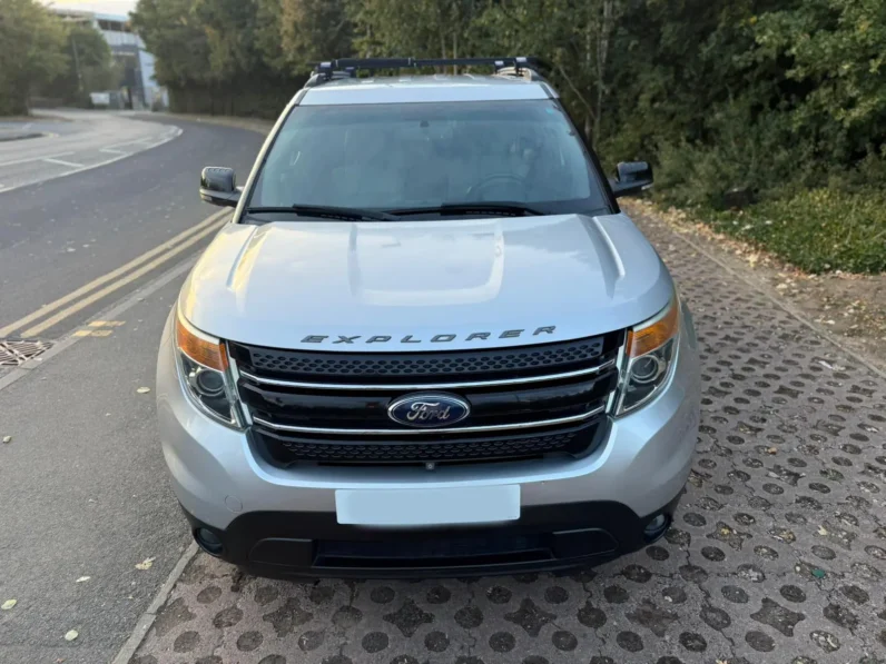 FORD EXPLORER XLT LEFT SILVER