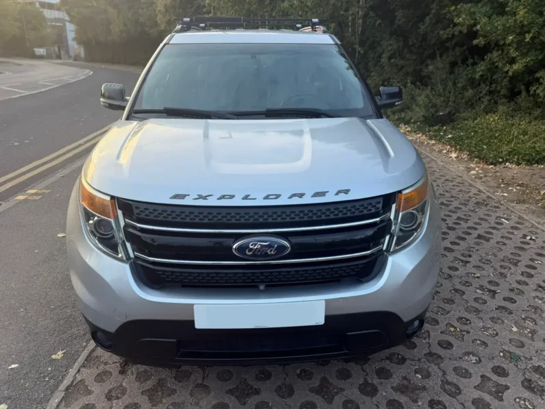 FORD EXPLORER XLT LEFT SILVER