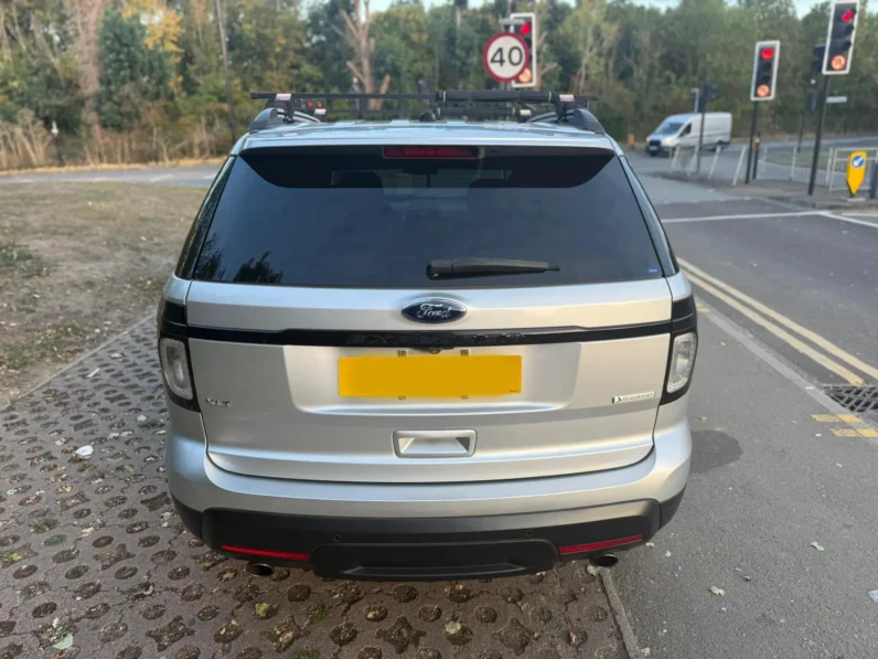 FORD EXPLORER XLT LEFT SILVER
