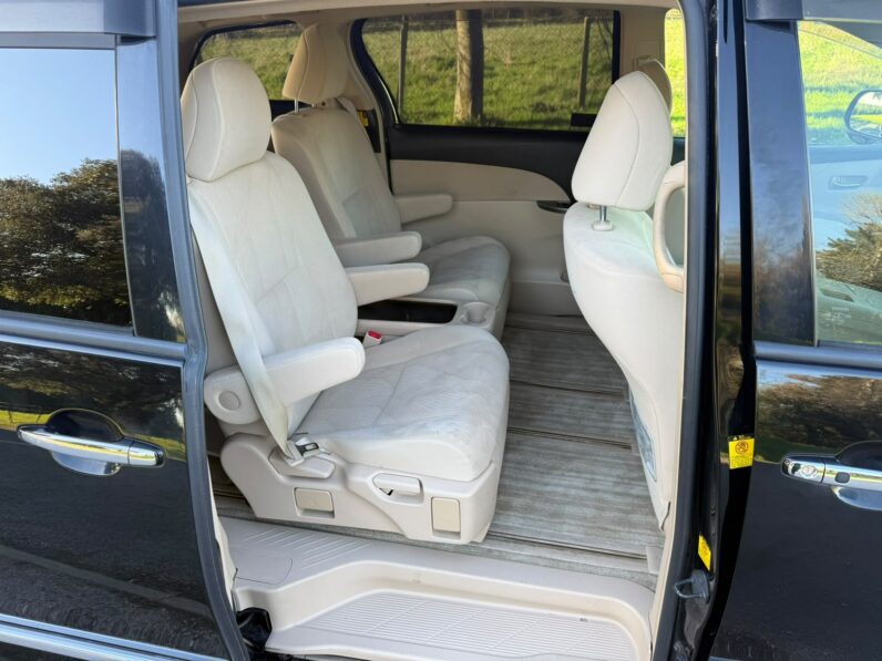 2012 Toyota Estima 2.4 Petrol Hybrid Automatic – 65,000 Miles